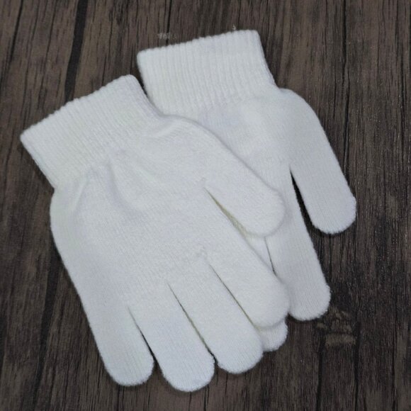 The Secret Life Of Pets ✦ Gidget Winter Set ✦ Kids White Hat & Gloves Snow Gear - Picture 6 of 9